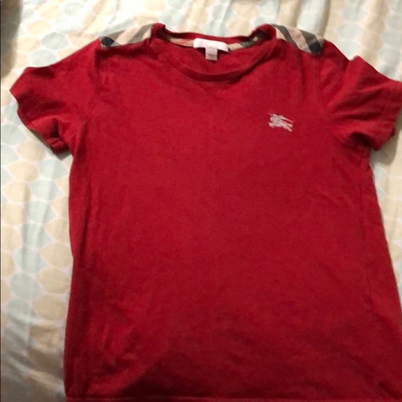 Burberry red shirt with plaid shoulders (boys) 10 - Picture 1 of 4